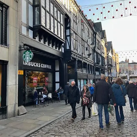 Romance On The Rows - Hot Tub City Centre Chester Exterior photo