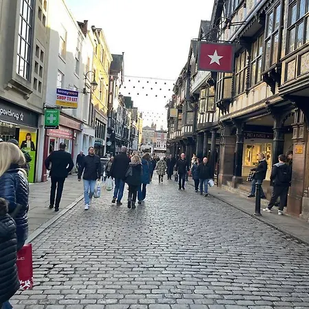 Romance On The Rows - Hot Tub City Centre Chester Exterior photo