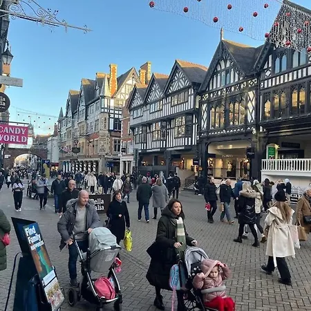 Romance On The Rows - Hot Tub City Centre Chester Exterior photo
