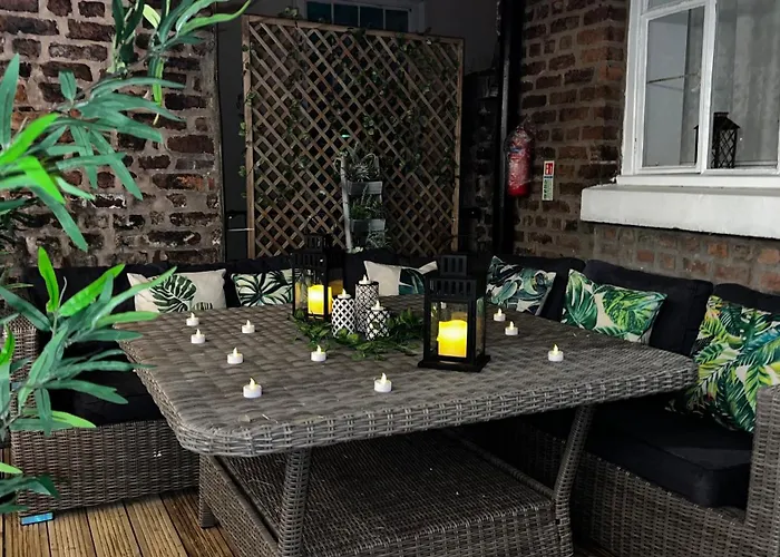 Romance On The Rows - Hot Tub City Centre
