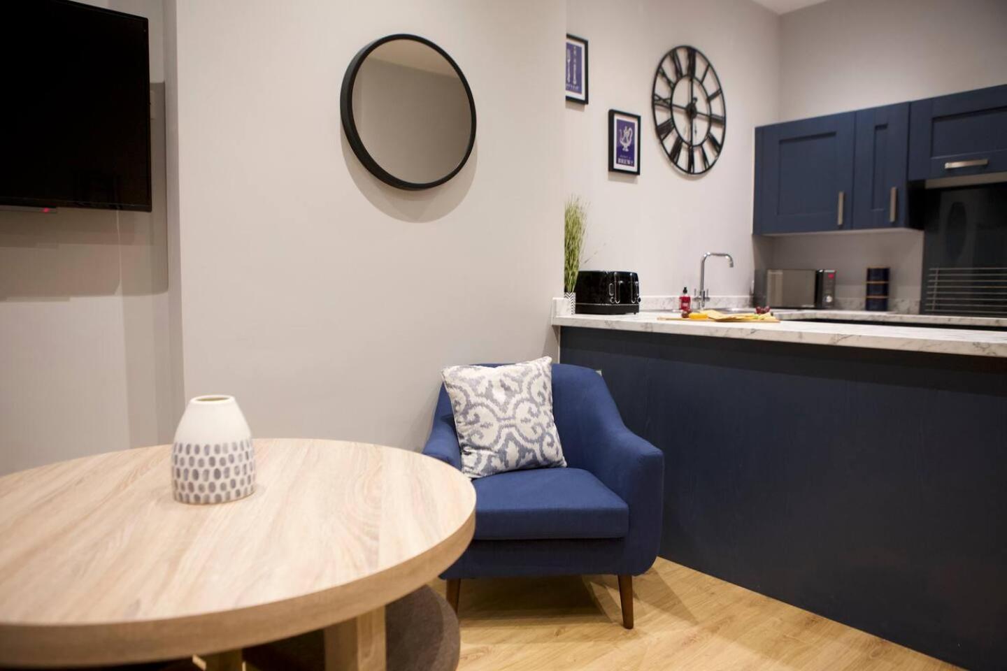 Romance On The Rows - Hot Tub Centre Apartment