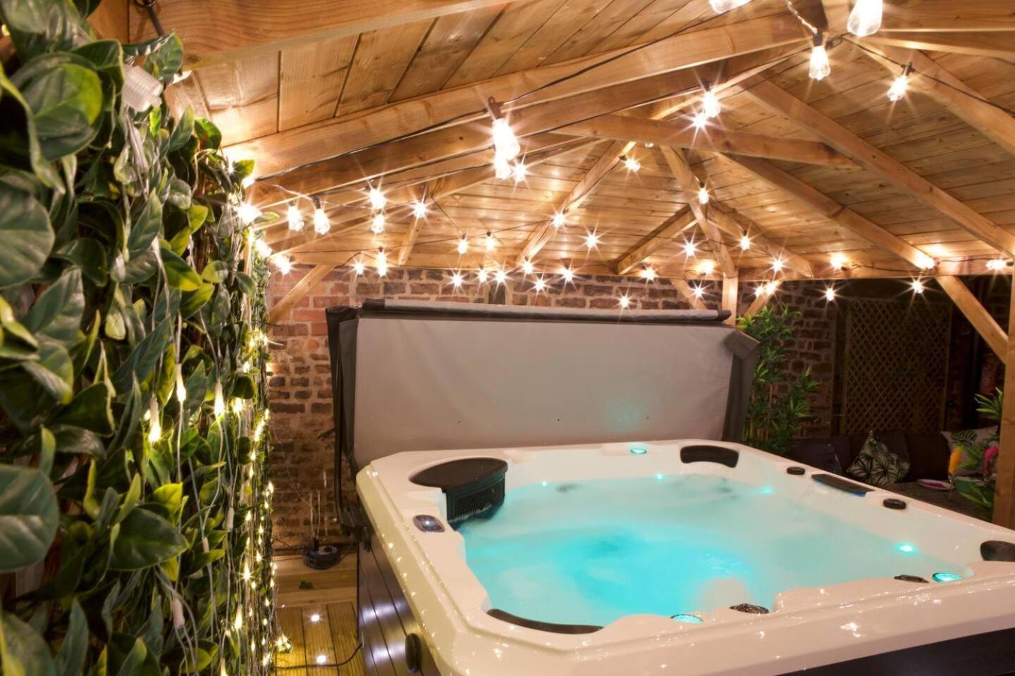 Romance On The Rows - Hot Tub Centre Apartment Chester