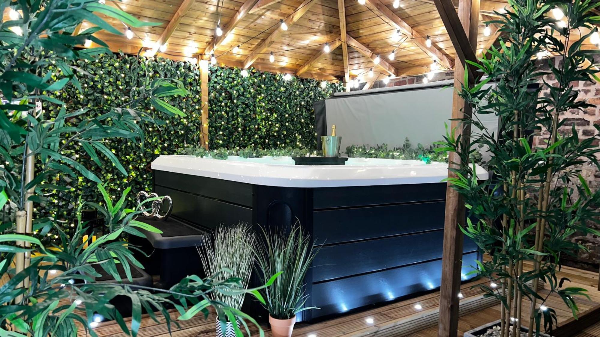 Romance On The Rows - Hot Tub Centre Apartment Chester